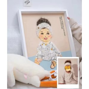 Handcrafted portrait made with preserved fresh flowers, ideal for birthdays, Valentine's Day, and baby's first birthday celebrations.