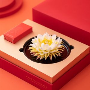 Handcrafted non-heritage porcelain night-blooming cereus flower aroma diffuser gift box, ideal creative gift for best friends or girlfriends on special occasions and birthdays.
